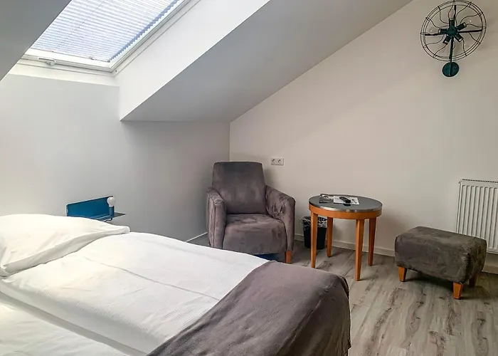 招待所 Prima Direkt Ueber Der 